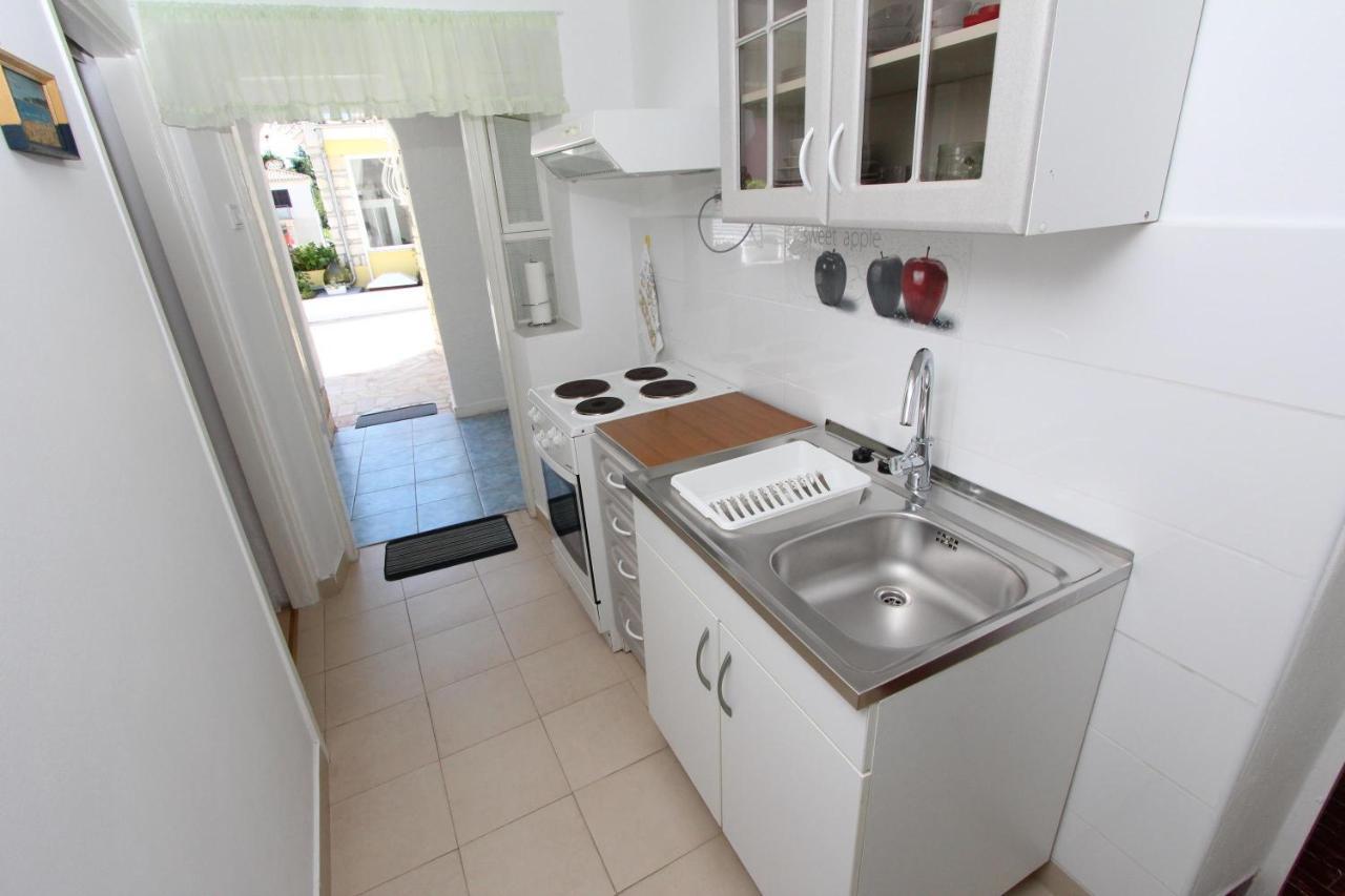 Apartments Knezovic Rovinj Exterior photo