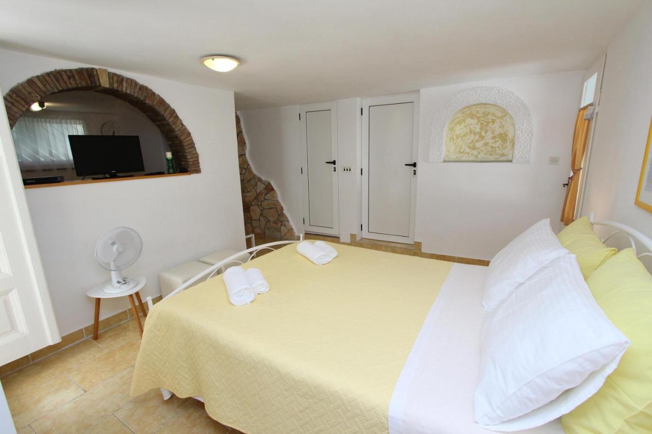 Apartments Knezovic Rovinj Exterior photo