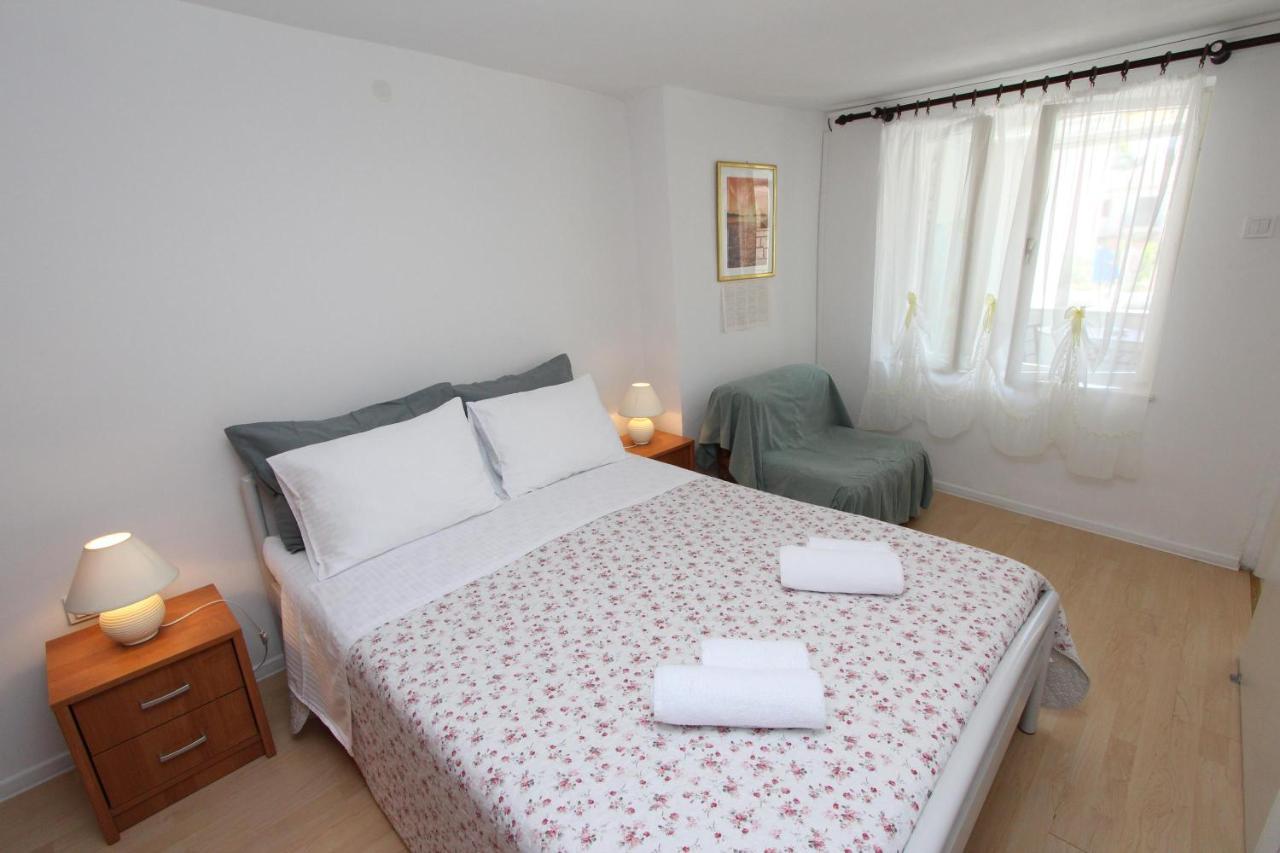 Apartments Knezovic Rovinj Exterior photo